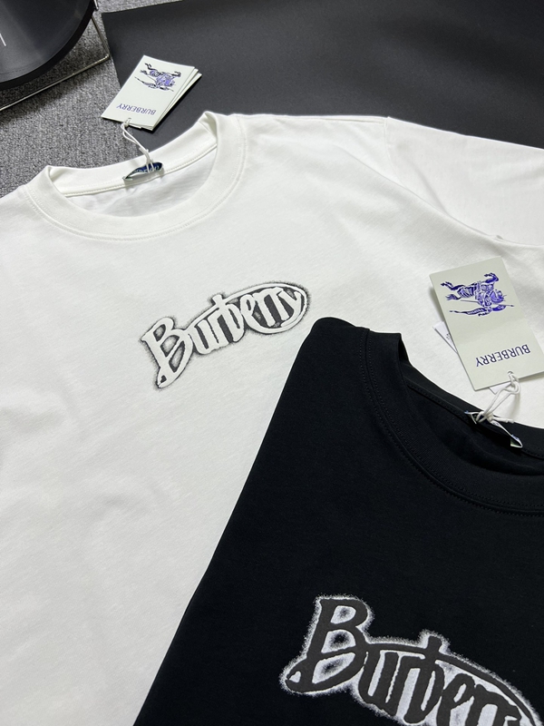 ブランドTシャツ側面デザイン